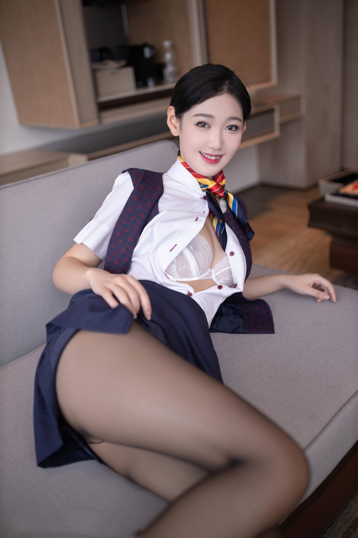 内购无水印 [XIUREN秀人网] NO.5922 唐安琪 国航空姐 [89P-1092MB]