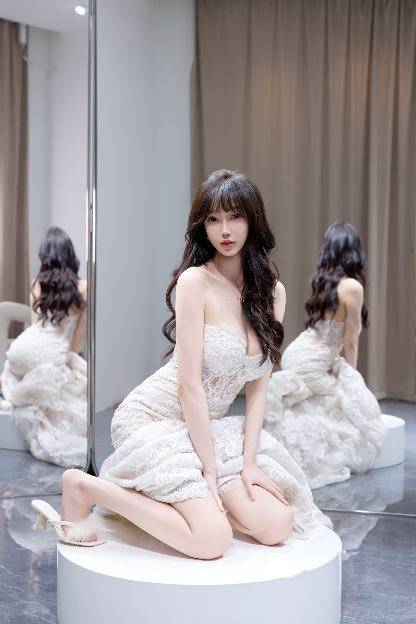 内购无水印 [XIUREN秀人网] NO.10663 玥儿玥婚纱写真 [89P-1522MB]